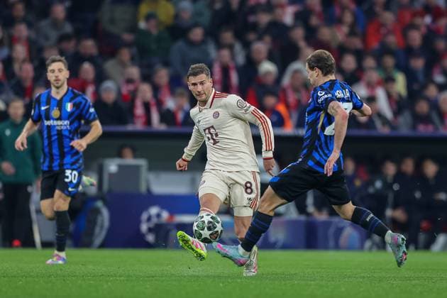 Leon Goretzka FC Bayern Muenchen, 08 with Nicolo Barella Inter Milan, 23 , GER, FC Bayern Muenchen vs Inter Milan, Football, UEFA Champions League, quarter-final first leg, 2024 2025 season, 08 04 2025, GER, FC Bayern Muenchen vs Inter Milan, Football, UEFA Champions League, quarter-final first leg, 2024 2025 season, 08 04 2025 Muenchen Copyright: xEibner-Pressefoto JennixMaulx EP_JML