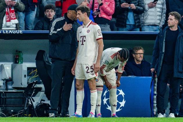 08 04 2025, FC Bayern München vs Inter Milan, UEFA Champions League, quarter-final first leg Thomas Mueller FC Bayern Muenchen, 25 Vincent Kompany FC Bayern Muenchen,coach substitution is substituted Copyright: xBahhoxKarax