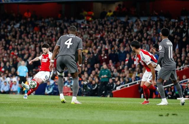 Declan Rice scores his and Arsenal s 2nd goal from a 2nd free kick Arsenal v Real Madrid, Football, UEFA Champions League, Emirates Stadium, Islington, London, UK - 08 04 2025 Editorial use only  Copyright: xMattxImpey Shutterstockx 15244749au