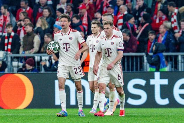08 04 2025, FC Bayern München vs Inter Milan, UEFA Champions League, quarter-final first leg goal for 1 2 by Lautaro Martinez Inter Milan, 10 here unhappy unhappy Thomas Mueller FC Bayern Muenchen, 25 Joshua Kimmich FC Bayern Muenchen, 6 Eric Dier FC Bayern Muenchen, 15 Josip Stanisic FC Bayern Muenchen, 44 Copyright: xBahhoxKarax