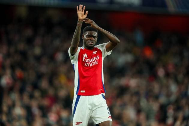 UEFA Champions League Quarter-finals Arsenal v Real Madrid Thomas of Arsenal acknowledges the fans after the teams victory following the UEFA Champions League Quarter-finals match Arsenal vs Real Madrid at Emirates Stadium, London, United Kingdom, 8th April 2025 (Photo by Izzy Poles News Images) London Emirates Stadium Greater London United Kingdom Copyright: xIzzyxPoles NewsxImagesx