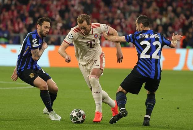 (250409) -- MUNICH, April 9, 2025 -- Harry Kane (C) of Bayern Munich breaks through during the UEFA Champions League quarterfinal 1st leg football match between Bayern Munich and Inter Milan in Munich, Germany, April 8, 2025. (Photo by Xinhua) (SP)GERMANY-MUNICH-FOOTBALL-UEFA CHAMPIONS LEAGUE-BAYERN MUNICH VS INTER MILAN PhilippexRuiz 