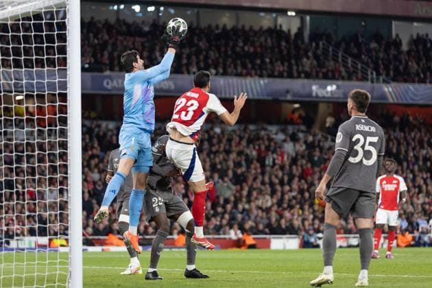 Arsenal v Real Madrid. UEFA Champions League, Quarter-Final, Leg 1 of 2, Football, The Emirates Stadium, London, UK - 08 Apr 2025 Goalkeeper Thibaut Courtois of Real Madrid London Emirates Stadium London GBR, UK NEWSPAPERS OUT Copyright: xEllixBirchx
