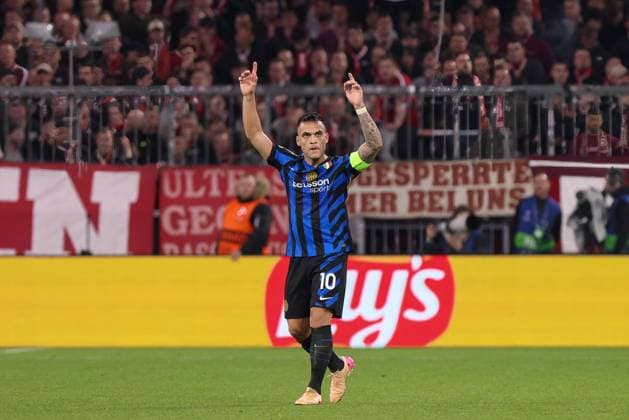 Champions League: FC Bayern Munich vs FC Inter Germany, Munich, 2025 04 08: Lautaro Martinez (FC Inter) scores and celebrates the 1-0 goal at 38 during soccer game Bayern Munich vs FC Inter, UCL 2024-2025, Quarter Final 1st Leg at Allianz Arena Munich Bavaria Germany Copyright: xFabrizioxAndreaxBertanix
