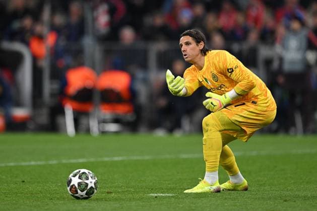 Yann Sommer of FC Inter in action during the UEFA Champions League quarter finals first leg match between FC Bayern Monaco and Inter FC Internazionale, on Avril 8th, 2025, at Allianz Arena stadium in Monaco, Germany Credit: Tiziano Ballabio  Copyright: xTizianoxBallabio IPAxSportx xipa-agency.netx xx IPA_56286041 IPA_Agency_IPA56286041