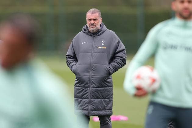 Tottenham Hotspur Training 09 April 2025, Enfield Tottenham Hotspur Training Tottenham Hotspur Manager Ange Postecoglou Foto Charlotte Wilson Abseits Enfield UK  Copyright: xCharlottexWilsonx xOffsidexOffside