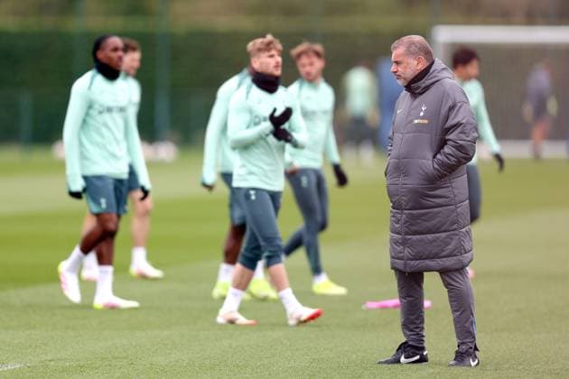 Tottenham Hotspur Training 09 April 2025, Enfield Tottenham Hotspur Training Tottenham Hotspur Manager Ange Postecoglou Foto Charlotte Wilson Abseits Enfield UK  Copyright: xCharlottexWilsonx xOffsidexOffside