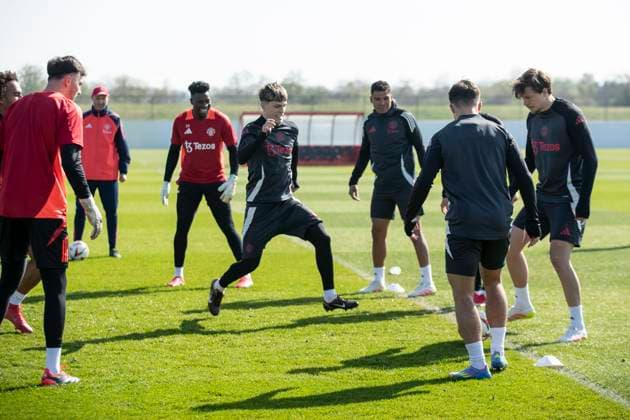 Manchester United, ManU FC Training Manchester United players Manchester United forward Alejandro Garnacho (17) Manchester United defender Victor Lindelof (2) during Manchester United FC Training ahead of the Lyon v Manchester United Europa League Quarter-Final match, at Carrington Training Centre, Manchester, England, United Kingdom on 9 April 2025 Credit: Mike Morese Every Second Media Editorial use only. All images are copyright Every Second Media Limited. No images may be reproduced without prior permission. Copyright: xIMAGO EveryxSecondxMediax ESM-1411-0006 MikexMoresex xEveryxSecondxMediax
