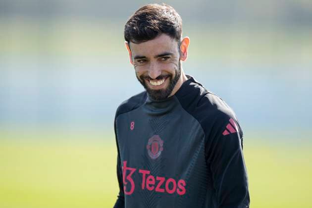 Manchester United, ManU FC Training Bruno Fernandes 8 of Manchester United F.C during Manchester United FC Training ahead of the Lyon v Manchester United Europa League Quarter-Final match, at Carrington Training Centre, Manchester, England, United Kingdom on 9 April 2025 Credit: Mike Morese Every Second Media Editorial use only. All images are copyright Every Second Media Limited. No images may be reproduced without prior permission. Copyright: xIMAGO EveryxSecondxMediax ESM-1411-0014 MikexMoresex xEveryxSecondxMediax