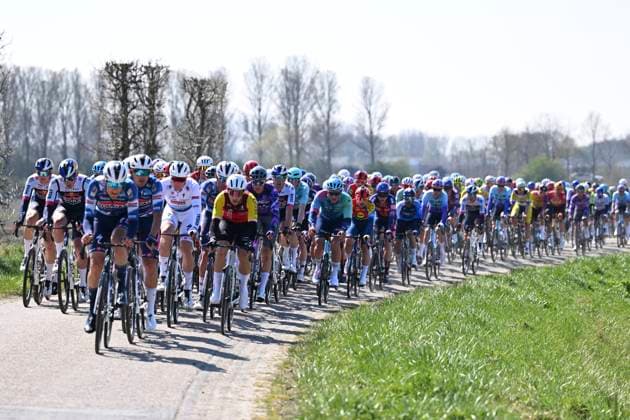 Scheldeprijs 2025 cycling race SCHOTEN, BELGIUM - APRIL 09 : illustration picture peloton during the Men Elite UCI 1.Pro 113th Flanders Classics Scheldeprijs cycling race with start in Terneuzen and finish in Schoten (205,2 km) on April 09, 2025 in Schoten, Belgium, 09 04 2025 ( Motordriver Guy De Vuyst & Schoten Belgium  Copyright: xTomasxSiskx