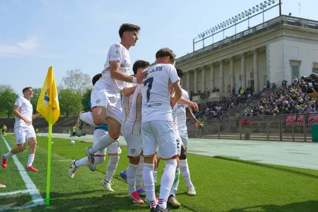 Cagliari s alessandro vinciguerra celebrates 0-1 during the Primavera Italy Cup final soccer match between Milan and Cagliari at Arena Civica Gianni Brera in Milan , North Italy - Wednesday April 09 , 2025 . - Soccer .  Copyright: xSpada LaPressex