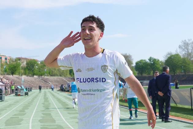 Cagliari s alessandro Bolzan celebrates goal 0-2 during the Primavera Italy Cup final soccer match between Milan and Cagliari at Arena Civica Gianni Brera in Milan , North Italy - Wednesday April 09 , 2025 . - Soccer .  Copyright: xSpada LaPressex