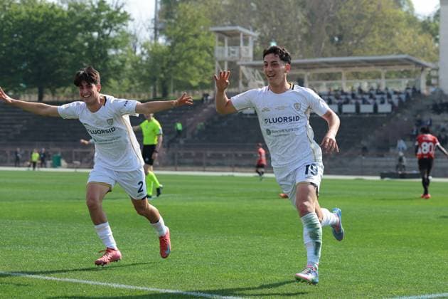 Milan, Italy, 9th April 2025. Alessandro Bolzan of Cagliari Calcio celebrates after scoring to give the side a 2-0 lead during the Coppa Italia match at Arena Civica Gianni Brera, Milan. Picture credit should read: Jonathan Moscrop Sportimage EDITORIAL USE ONLY. No use with unauthorised audio, video, data, fixture lists, club league logos or live services. Online in-match use limited to 120 images, no video emulation. No use in betting, games or single club league player publications. SPI_010_JM_MILAN_CAGLIARI_CIP_ SPI-3802-0010