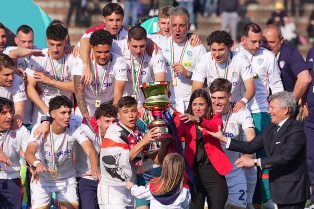 Prize ceremony after the Primavera Italy Cup final soccer match between Milan and Cagliari at Arena Civica Gianni Brera in Milan , North Italy - Wednesday April 09 , 2025 . - Soccer .  Copyright: xSpada LaPressex
