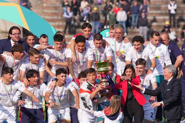Prize ceremony after the Primavera Italy Cup final soccer match between Milan and Cagliari at Arena Civica Gianni Brera in Milan , North Italy - Wednesday April 09 , 2025 . - Soccer .  Copyright: xSpada LaPressex