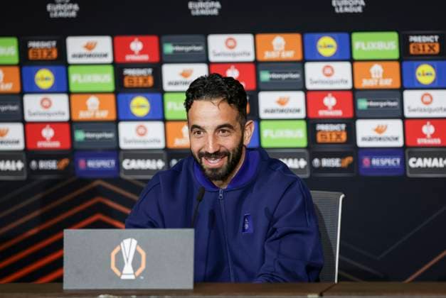 Manchester United, ManU press conference, PK, Pressekonferenz Manchester United Manager Ruben Amorim smiles at the Manchester United Press Conference ahead of the Olympique Lyonnais v Manchester United FC UEFA Europa League Quarter-Final 1st leg match at OL Stadium, Lyon, France on 9 April 2025 Credit: Phil Duncan Every Second Media Editorial use only. All images are copyright Every Second Media Limited. No images may be reproduced without prior permission. Copyright: xIMAGO EveryxSecondxMediax ESM-1412-0006 PhilxDuncanx xEveryxSecondxMediax