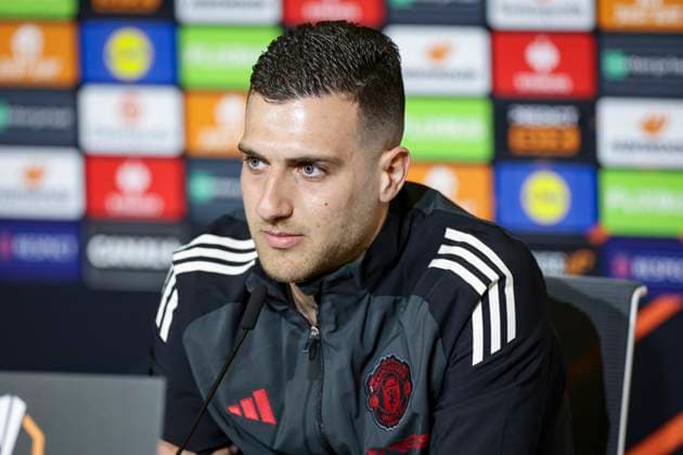 Manchester United, ManU press conference, PK, Pressekonferenz Manchester United defender Diogo Dalot (20) at the Manchester United Press Conference ahead of the Olympique Lyonnais v Manchester United FC UEFA Europa League Quarter-Final 1st leg match at OL Stadium, Lyon, France on 9 April 2025 Credit: Phil Duncan Every Second Media Editorial use only. All images are copyright Every Second Media Limited. No images may be reproduced without prior permission. Copyright: xIMAGO EveryxSecondxMediax ESM-1412-0008 PhilxDuncanx xEveryxSecondxMediax