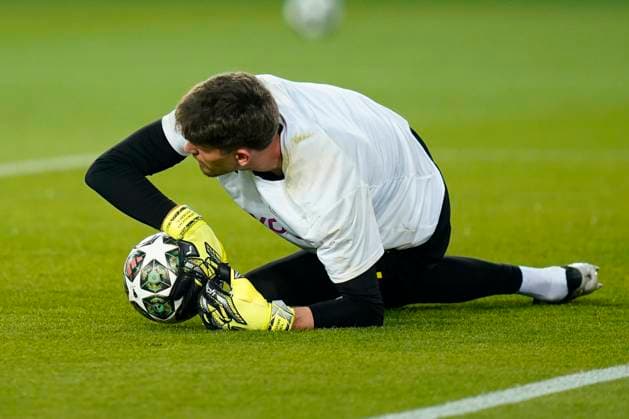 ESP: FC Barcelona, Barca v Borussia Dortmund. UEFA Champions League match. Quarter-Finals, firs leg Gregor Kobel of Borussia Dortmund during the UEFA Champions League match, Quarter-Finals, firs leg, between FC Barcelona and Borussia Dortmund played at Lluis Companys Stadium on April 9 2025 in Barcelona Spain. kpng Copyright: xSergioxRuizx xImagox PS_250409_BAR_DOR_006