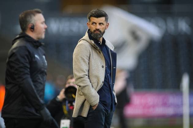 Sky Bet Championship Swansea City v Plymouth Argyle Plymouth Argyle Head Coach Miron Muslic during the Sky Bet Championship match Swansea City vs Plymouth Argyle at Swansea.com Stadium, Swansea, United Kingdom, 9th April 2025 (Photo by Andrew Lewis News Images) Swansea Swansea.com Stadium West Glamorgan United Kingdom Copyright: xAndrewxLewis NewsxImagesx