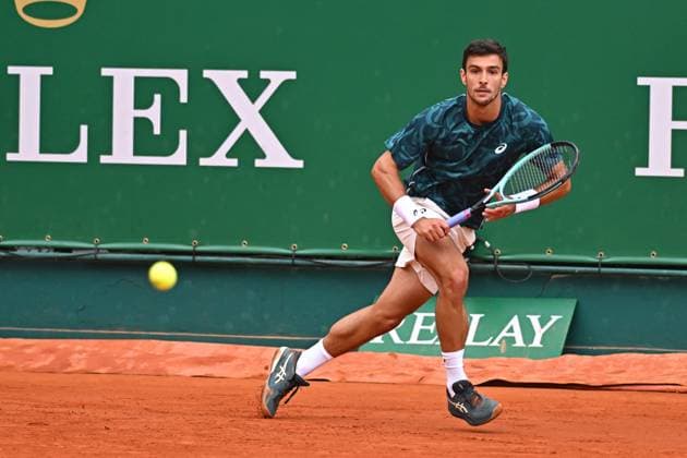 Rolex Monte-Carlo 2025 Masters 1000 - Day 4 Lorenzo Musetti (ITA) during his second match at the Monaco Rolex Masters in Monte Carlo, on April, 9, 2025. Photo by Corinne Dubreuil ABACAPRESS.COM Monte-Carlo Monaco  Copyright: xDubreuilxCorinne ABACAx
