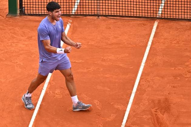 Rolex Monte-Carlo 2025 Masters 1000 - Day 4 Carlos Alcaraz (ESP) during his first round match at the Monaco Rolex Masters in Monte Carlo, on April, 9, 2025. Photo by Corinne Dubreuil ABACAPRESS.COM Monte-Carlo Monaco  Copyright: xDubreuilxCorinne ABACAx