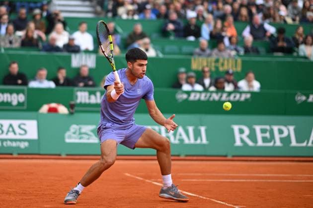 Rolex Monte-Carlo 2025 Masters 1000 - Day 4 Carlos Alcaraz (ESP) during his first round match at the Monaco Rolex Masters in Monte Carlo, on April, 9, 2025. Photo by Corinne Dubreuil ABACAPRESS.COM Monte-Carlo Monaco  Copyright: xDubreuilxCorinne ABACAx