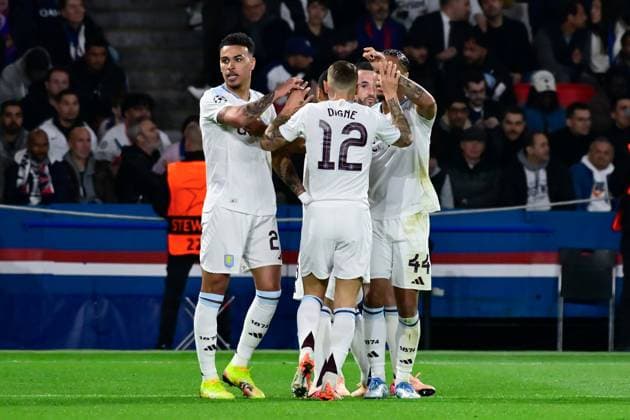 FOOTBALL : PSG vs Aston Villa - Ligue des Champions - 09 04 2025 Morgan Rogers ( 27 - Aston Villa ) celebrates with teammates during the UEFA Champions League match between Paris Saint Germain and Aston Villa FC at Parc Des Princes on April 09 , 2025 in Paris, France. ( Photo by Dante Badano PsnewZ ) - ParisFrance  Copyright: xDantexBadanox