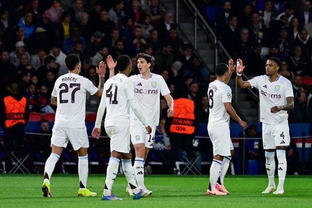 FOOTBALL : PSG vs Aston Villa - Ligue des Champions - 09 04 2025 Morgan Rogers ( 27 - Aston Villa ) celebrates with teammates during the UEFA Champions League match between Paris Saint Germain and Aston Villa FC at Parc Des Princes on April 09 , 2025 in Paris, France. ( Photo by Dante Badano PsnewZ ) - ParisFrance  Copyright: xDantexBadanox