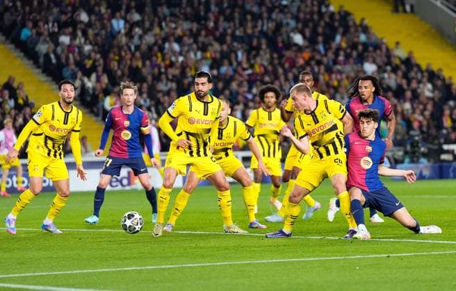 09 04 2025, xslx, Football UEFA Champions League, FC Barcelona Borussia Dortmund v l Emre Can Borussia Dortmund , Julian Ryerson Borussia Dortmund , Pau Cubarsi FC Barcelona UEFA REGULATIONS PROHIBIT ANY USE OF PHOTOGRAPHS as IMAGE SEQUENCES and or QUASI VIDEO Barcelona