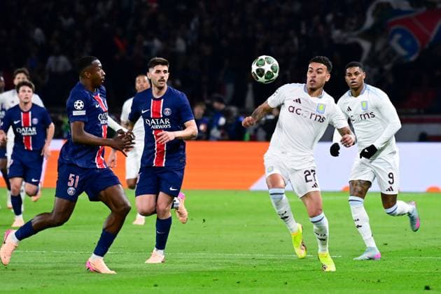 FOOTBALL : PSG vs Aston Villa - Ligue des Champions - 09 04 2025 William Joel Tenorio Pacho ( 51 - PSG ) and Morgan Rogers ( 27 - Aston Villa ) during the UEFA Champions League match between Paris Saint Germain and Aston Villa FC at Parc Des Princes on April 09 , 2025 in Paris, France. ( Photo by Dante Badano PsnewZ ) - ParisFrance  Copyright: xDantexBadanox