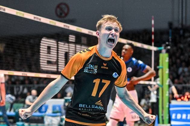 GER, VBL, VfB Friedrichshafen vs SVG Lüneburg 09 04 2025, Spacetech Arena, Friedrichshafen, GER, VBL, VfB Friedrichshafen vs SVG Lüneburg, in the picture Lenny Graven Friedrichshafen, 17 , Cheering after winning a point, Emotion nordphotoxGmbHx xHafner nph00200