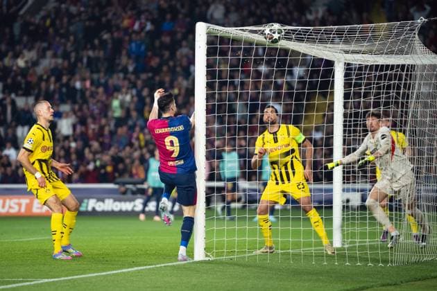 Bilder des Jahres 2025, Sport 04 April Sport Bilder des Tages Spain-Football-Champions League - Quarters of Final First Leg - FC Barcelona, Barca v Borussia Dortmund in Barcelona, Spain. Barcelona, Spain, 9, April, 2025. Spain-Football-Champions League - Quarters of Final First Leg - FC Barcelona v Borussia Dortmund. (9) Robert Lewandowski scores a goal. Barcelona Olympic Stadium Lluis Companys Barcelona Spain