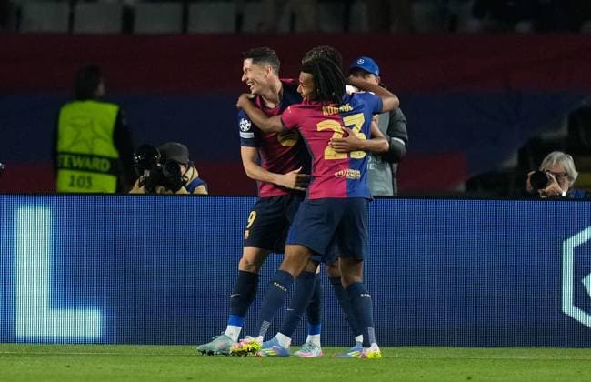 09 04 2025, xslx, Football UEFA Champions League, FC Barcelona Borussia Dortmund v l Robert Lewandwowski FC Barcelona , Jules Kounde FC Barcelona , Lamine Yamal FC Barcelona celebrate the goal, Der Torjubel zum 2 0 UEFA REGULATIONS PROHIBIT ANY USE OF PHOTOGRAPHS as IMAGE SEQUENCES and or QUASI VIDEO Barcelona
