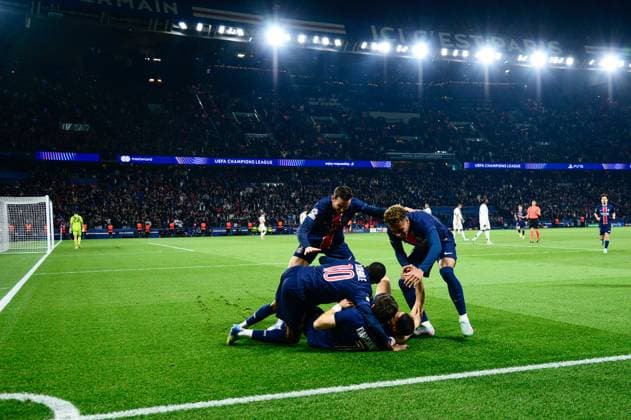 FOOTBALL : PSG vs Aston Villa - Ligue des Champions - 09 04 2025 Khvicha Kvaratskhelia ( 7 - PSG ) celebrates with teammates during the UEFA Champions League match between Paris Saint Germain and Aston Villa FC at Parc Des Princes on April 09 , 2025 in Paris, France. ( Photo by Dante Badano PsnewZ ) - ParisFrance  Copyright: xDantexBadanox