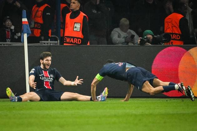 April 9, 2025, Paris, France, France: Khvicha KVARATSKHELIA of PSG celebrate his goal with Achraf HAKIMI of PSG during the UEFA Champions League match between Paris Saint-Germain and Aston Villa at Parc des Princes Stadium on April 09, 2025 in Paris, France. Paris France - ZUMAm308 20250409_zsp_m308_009 Copyright: xMatthieuxMirvillex