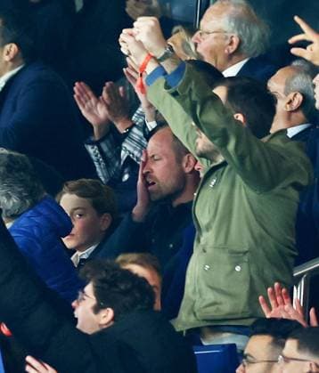 Sport Bilder des Tages Prince William reacts as PSG fans think they have scored a third goal. Paris Saint-Germain v Aston Villa, UEFA Champions League, Quarter-Finals, 1st Leg, Football, Parc des Princes, Paris, France - 09 Apr 2025 EDITORIAL USE ONLY No use with unauthorised audio, video, data, fixture lists, club league logos or live services. Online in-match use limited to 120 images, no video emulation. No use in betting, games or single club league player publications. Copyright: xJamesxMarsh Shutterstockx 15243606cb