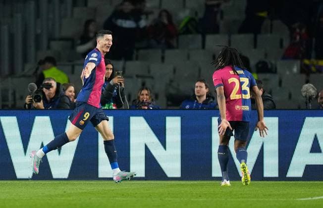 09 04 2025, xslx, Football UEFA Champions League, FC Barcelona Borussia Dortmund v l Robert Lewandowski FC Barcelona Jules Kounde FC Barcelona celebrate the goal, Der Torjubel zum 2 0 UEFA REGULATIONS PROHIBIT ANY USE OF PHOTOGRAPHS as IMAGE SEQUENCES and or QUASI VIDEO Barcelona