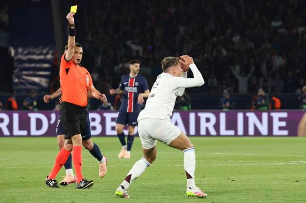 FOOTBALL : Paris Saint Germain Vs Aston Villa - Ligue des Champions - 09 04 2025 M Mariani (Arbitre) - Matty Cash (Aston Villa) ParisFrance  Copyright: xMichtofx