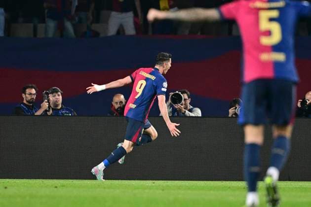 Goal celebration to 3 0 by Robert Lewandowski 9 FC Barcelona , FC Barcelona vs Borussia Dortmund, Football, Champions League, Quarterfinal, 09 04 2025 Barcelona Catalonia Spain Copyright: xkolbert-press MarcxNiemeyerx