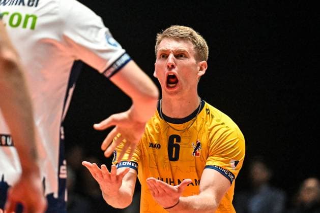 GER, VBL, VfB Friedrichshafen vs SVG Lüneburg 09 04 2025, Spacetech Arena, Friedrichshafen, GER, VBL, VfB Friedrichshafen vs SVG Lüneburg, in the picture Gage Worsley Lueneburg, 6 , cheering after winning the point nordphotoxGmbHx xHafner nph00200