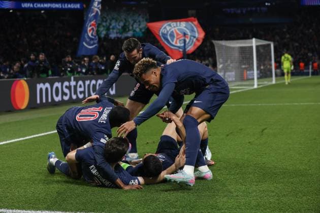 April 9, 2025, Paris, Ile-De-France, France: KVICHA KVARASTKHELIA 7 of PSG celebrates with his teammates for scoring their side s second goal in the UEFA 2024 25 Quarter-Final first leg game between PARIS SAINT GERMAIN and ASTON VILLA at the Parc des Princes stadium in Paris, France Paris France - ZUMAc179 20250409_zep_c179_028 Copyright: xMickaelxChavetx