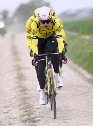 Paris-Roubaix 2025 Training Session ROUBAIX, FRANCE - APRIL 10 : Van Aert Wout (BEL) of Team Visma - Lease a Bike pictured during a training session prior the 122nd edition of ParisRoubaix an UCI World Tour cycling race for Men Elite with start in Compiegne and finish in Roubaix. on April 10, 2025 in Roubaix, France, 10 04 2025 ( Motordriver Guy De Vuyst - Roubaix France  Copyright: xGvgx