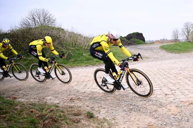 Paris-Roubaix 2025 Training Session ROUBAIX, FRANCE - APRIL 10 : Van Aert Wout (BEL) of Team Visma - Lease a Bike and teammates pictured during a training session prior the 122nd edition of ParisRoubaix an UCI World Tour cycling race for Men Elite with start in Compiegne and finish in Roubaix. on April 10, 2025 in Roubaix, France, 10 04 2025 ( Motordriver Guy De Vuyst - Roubaix France  Copyright: xGvgx