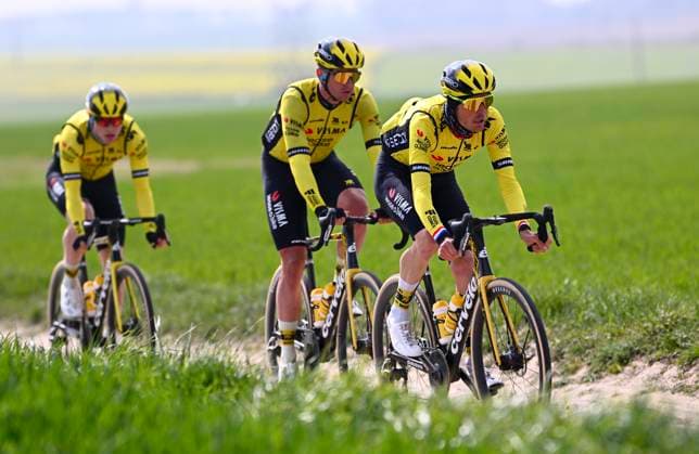 Paris-Roubaix 2025 Training Session ROUBAIX, FRANCE - APRIL 10 : Van Baarle Dylan (NED) of Team Visma - Lease a Bike pictured during a training session prior the 122nd edition of ParisRoubaix an UCI World Tour cycling race for Men Elite with start in Compiegne and finish in Roubaix. on April 10, 2025 in Roubaix, France, 10 04 2025 ( Motordriver Guy De Vuyst - Roubaix France  Copyright: xGvgx