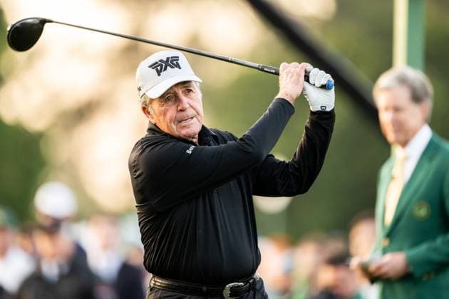 250410 Gary Player of South Africa plays his shot from the first tee in the Honorary Starters ceremony during the first round of the 2025 Masters Golf Tournament on April 10, 2025 in Augusta Photo Petter Arvidson BILDBYRAN kod PA PA1007 bbeng golf masters the masters augusta us masters  Copyright: PETTERxARVIDSON BB250410PA010