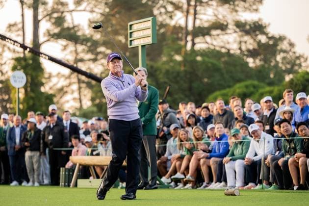 250410 Tom Watson of the United States plays his shot from the first tee in the Honorary Starters ceremony during the first round of the 2025 Masters Golf Tournament on April 10, 2025 in Augusta Photo Petter Arvidson BILDBYRAN kod PA PA1007 bbeng golf masters the masters augusta us masters  Copyright: PETTERxARVIDSON BB250410PA012