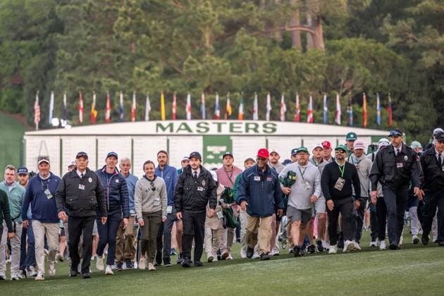 250410 Patrons arrives for the first round of the 2025 Masters Golf Tournament on April 10, 2025 in Augusta Photo Petter Arvidson BILDBYRAN kod PA PA1007 bbeng golf masters the masters augusta us masters publik  Copyright: PETTERxARVIDSON BB250410PA017