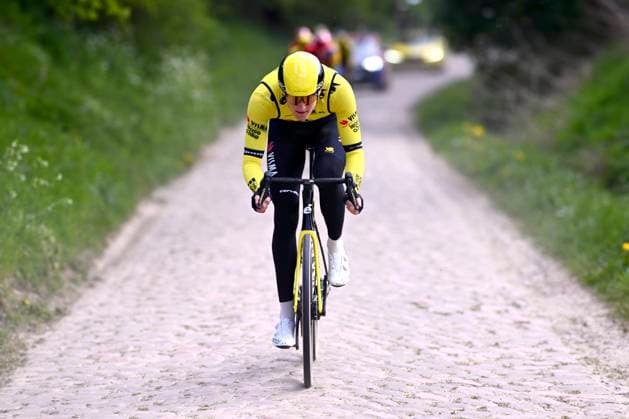 Paris-Roubaix 2025 Training Session ROUBAIX, FRANCE - APRIL 10 : Behrens Niklas (GER) of Team Visma - Lease a Bike pictured during a training session prior the 122nd edition of ParisRoubaix an UCI World Tour cycling race for Men Elite with start in Compiegne and finish in Roubaix. on April 10, 2025 in Roubaix, France, 10 04 2025 ( Motordriver Guy De Vuyst - Roubaix France  Copyright: xGvgx
