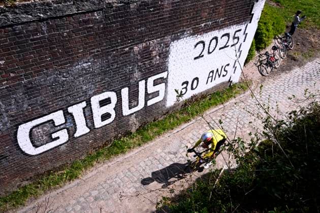Paris-Roubaix 2025 Training Session ROUBAIX, FRANCE - APRIL 10 : Van Aert Wout (BEL) of Team Visma - Lease a Bike at Pont Gibus pictured during a training session prior the 122nd edition of ParisRoubaix an UCI World Tour cycling race for Men Elite with start in Compiegne and finish in Roubaix. on April 10, 2025 in Roubaix, France, 10 04 2025 ( Motordriver Guy De Vuyst - Roubaix France  Copyright: xGvgx