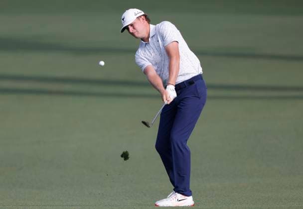 Noah Kent hits a shot to the second green during round one of the 2025 Masters golf tournament at Augusta National Golf Club in Augusta, Georgia, on Thursday, April 10, 2025.  AUG20250410504 TANNENxMAURY